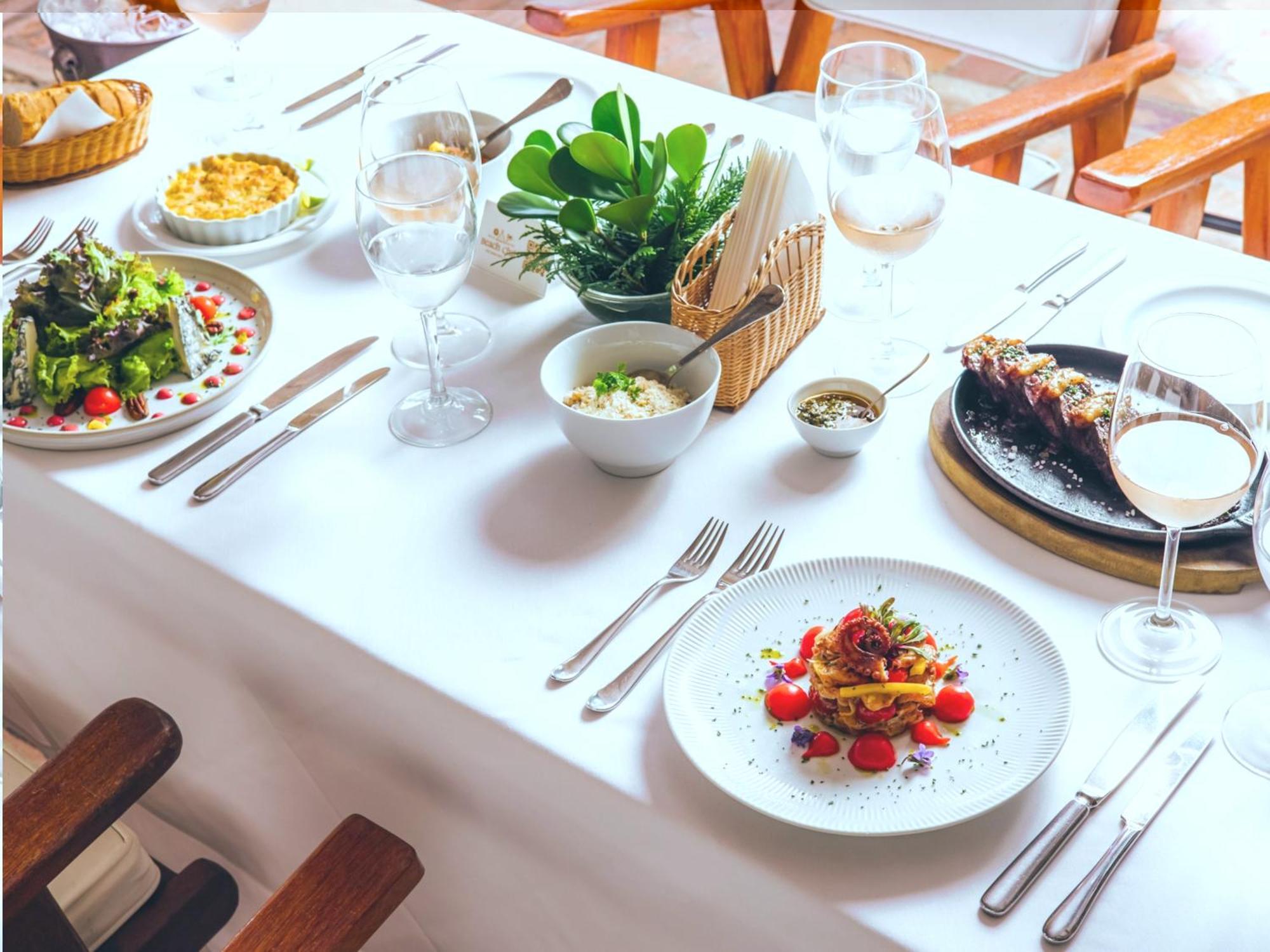 Dpny海滩水疗酒店 伊利亚贝拉 外观 照片 A table set for fine dining