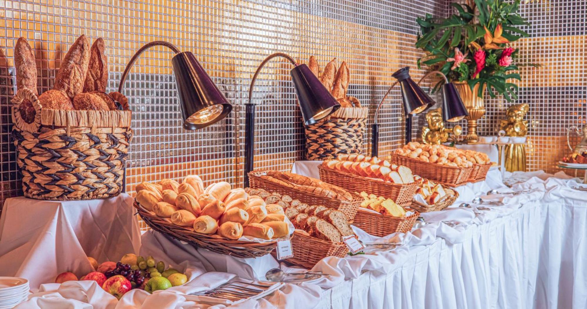 Dpny海滩水疗酒店 伊利亚贝拉 外观 照片 A buffet at a hotel